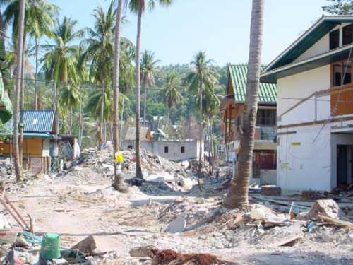 цунами не затронуло популярные курорты бали и ломбок
